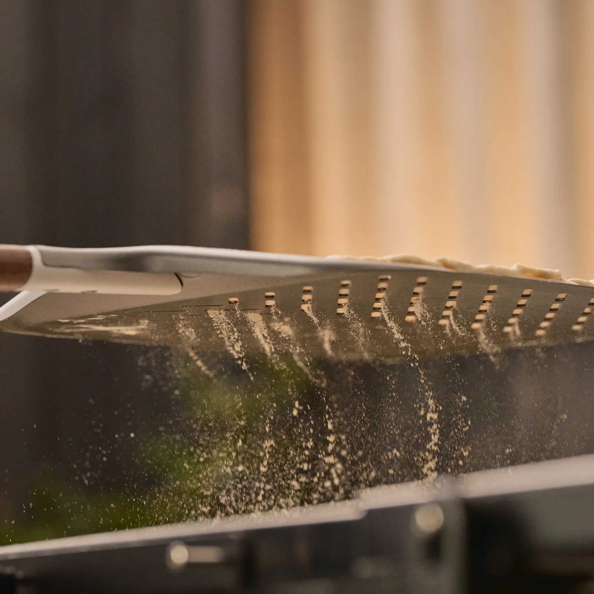 Ooni Signature Perforated Pizza Peel - Image 4